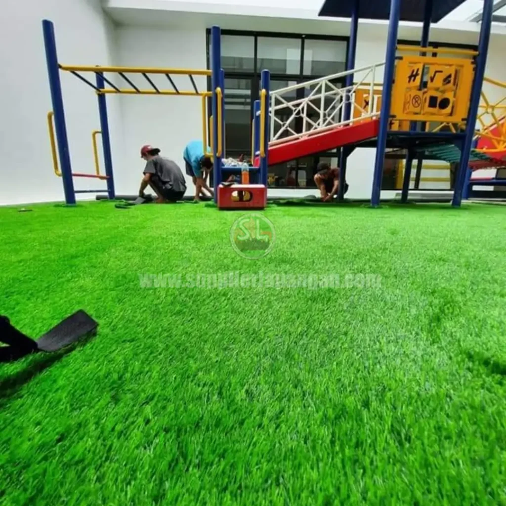 Kontraktor Pemasangan Rumput Sintetis Rumah & Taman 13